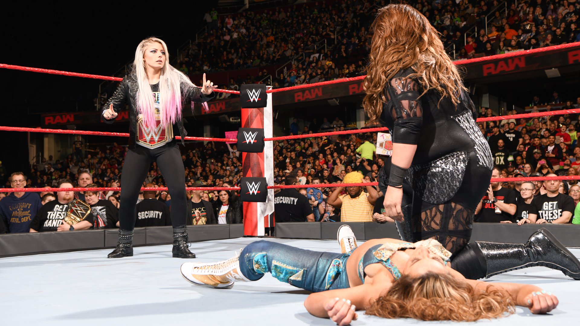 Can Alexa Bliss evade Nia Jax until WrestleMania?