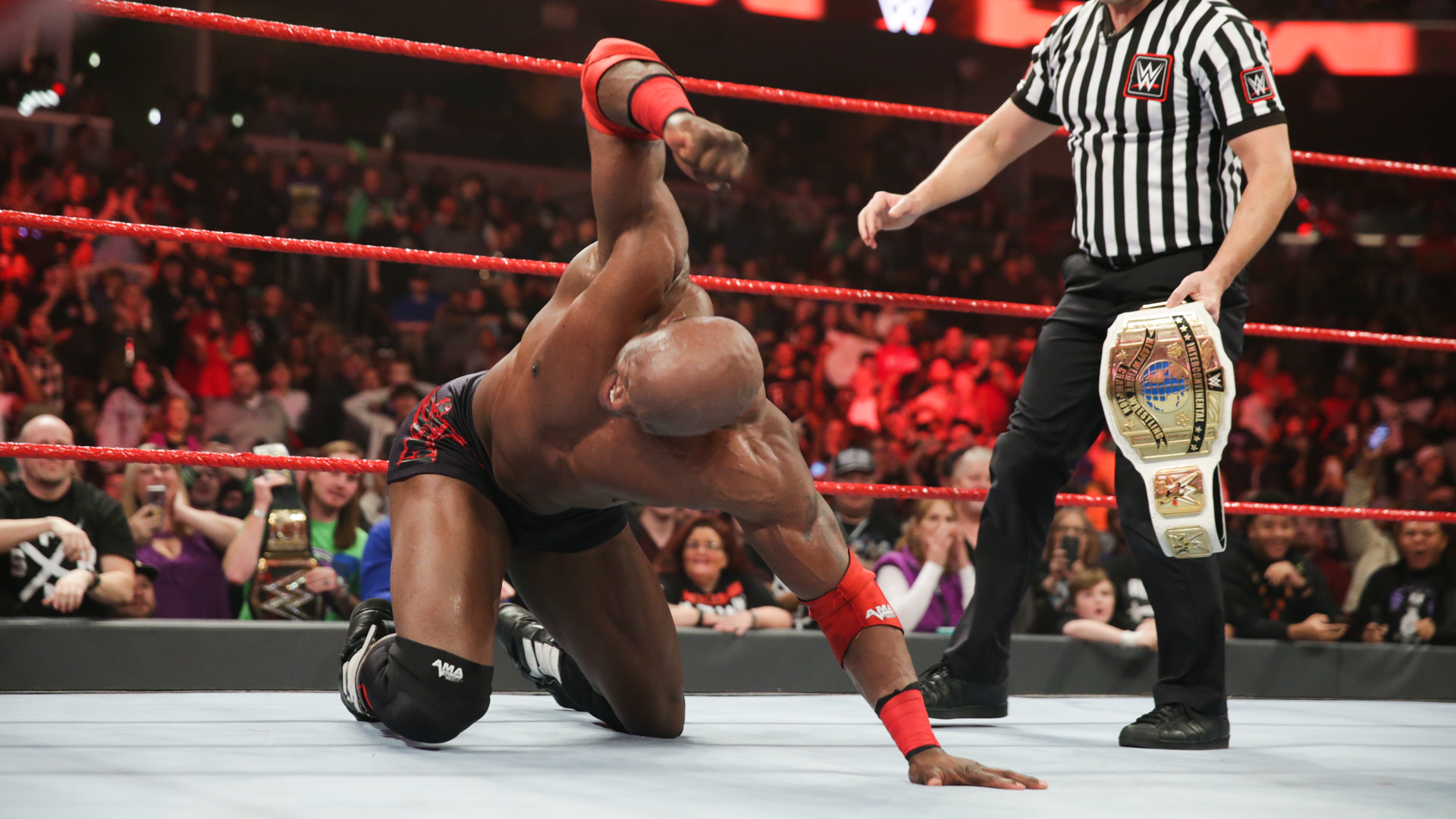 Bobby Lashley def. Dean Ambrose and Seth Rollins to become the new Intercontinental Champion (Triple Threat Match)