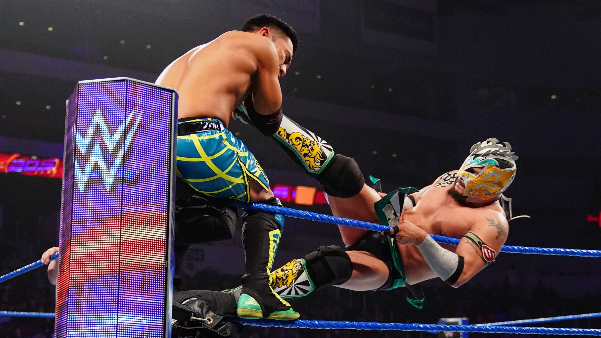 Hideo Itami def. Akira Tozawa & Kalisto