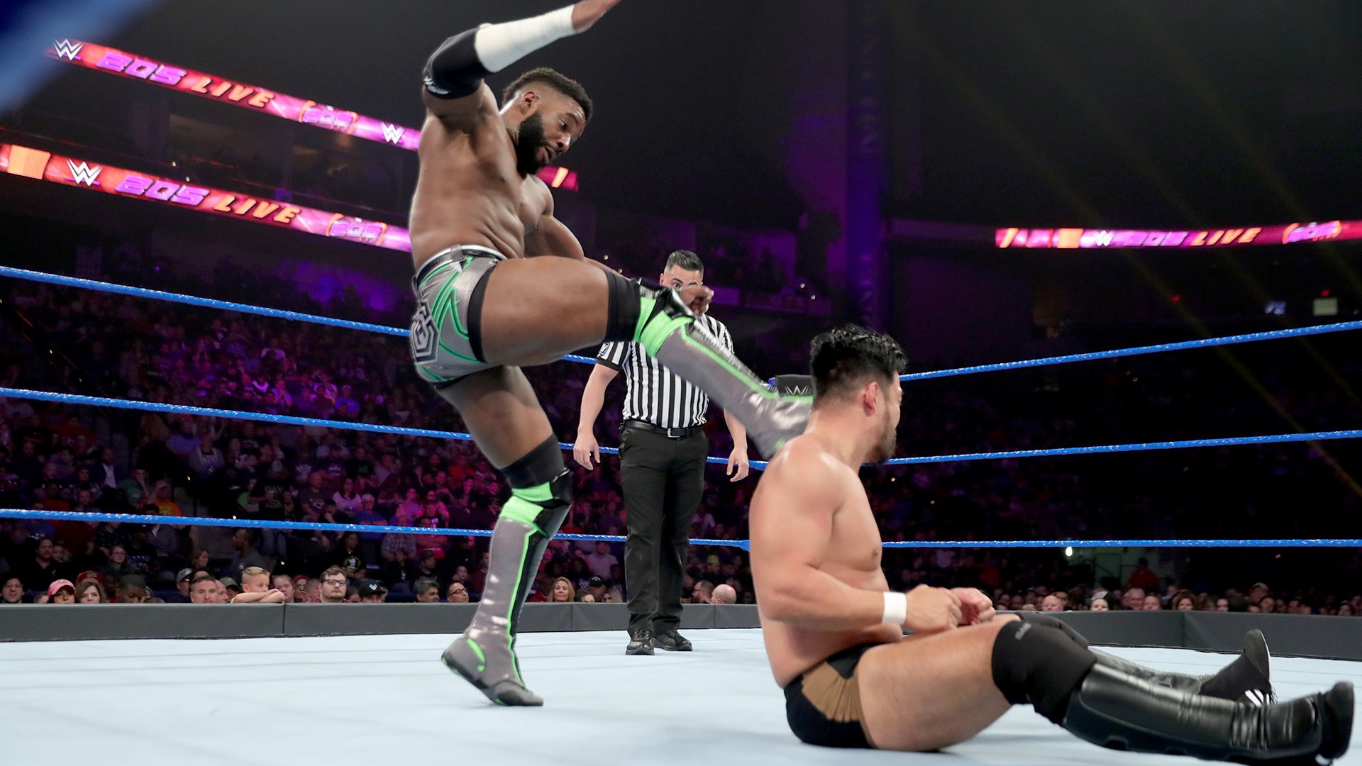 Hideo Itami def. Cedric Alexander