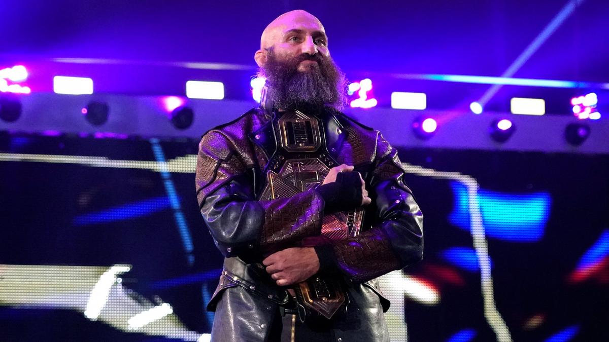 Tommaso Ciampa tweets a post-surgery photo with Goldy in a neck brace