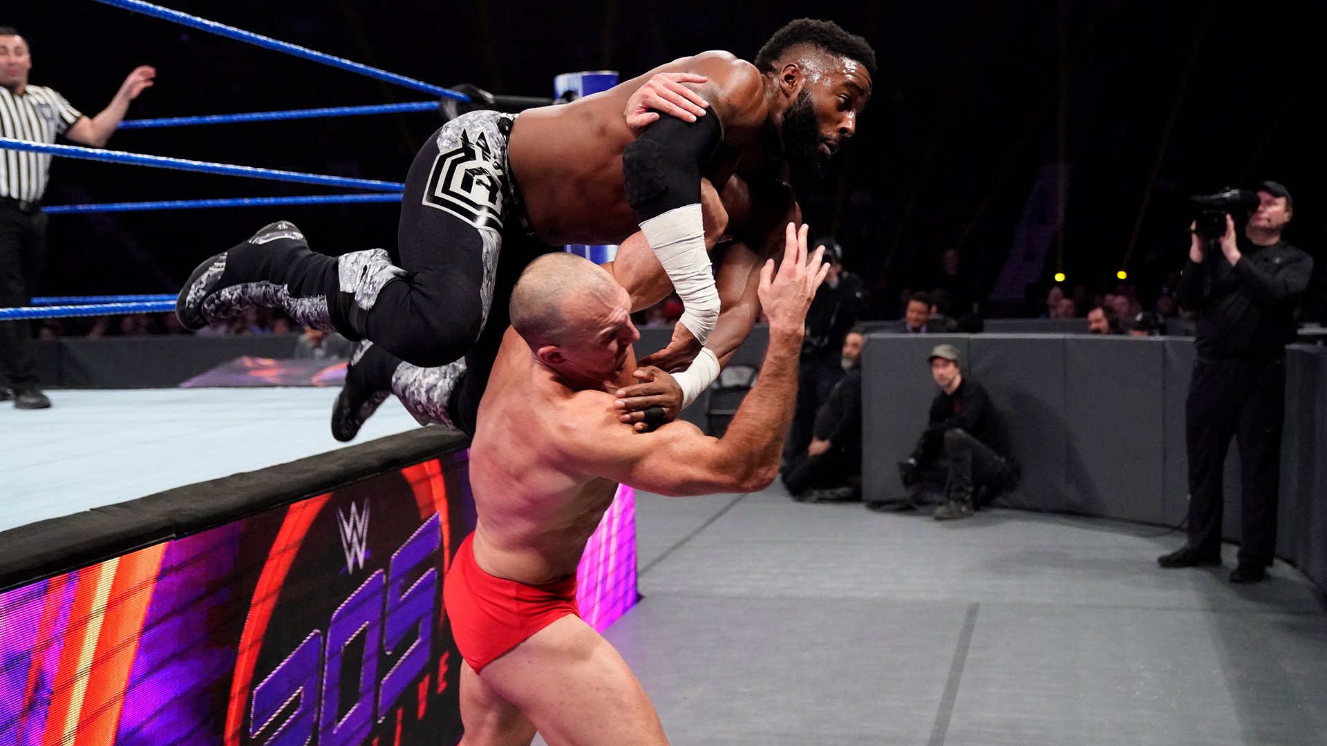 Oney Lorcan def. Cedric Alexander