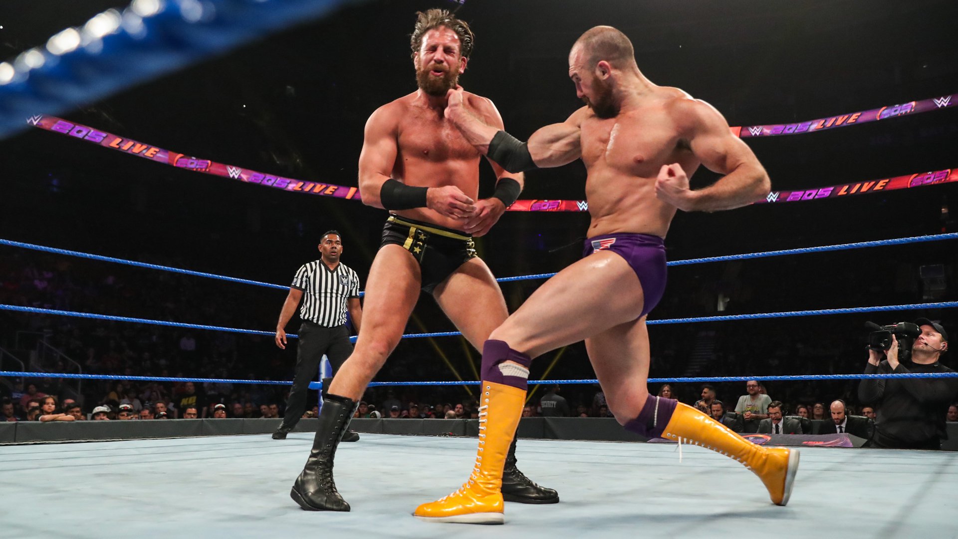 WWE Cruiserweight Champion Drew Gulak def. Oney Lorcan