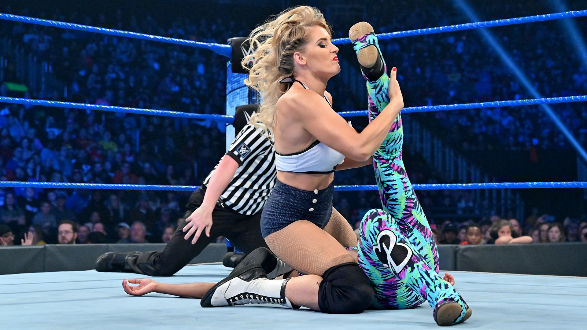 Lacey Evans def. local competitor