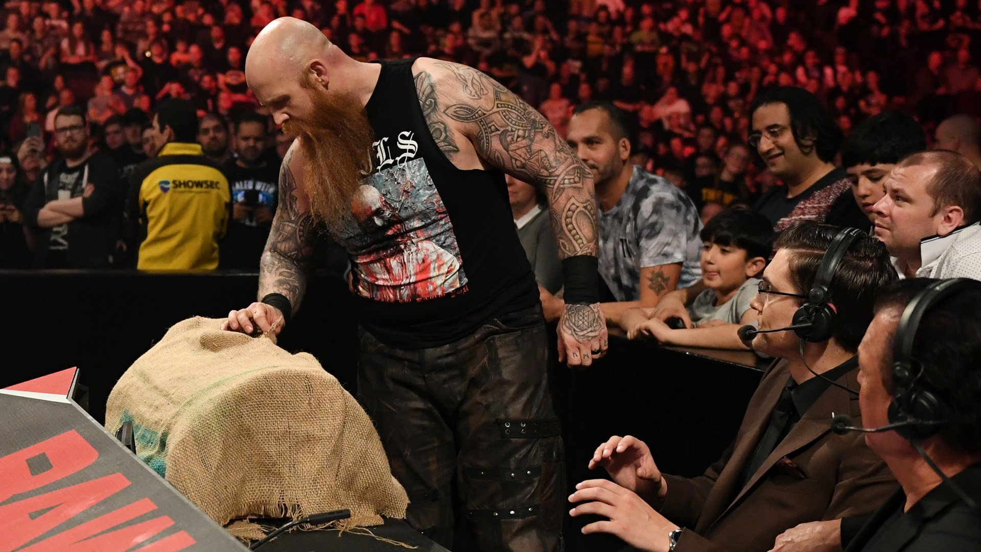 Erick Rowan def. Soner Dursun