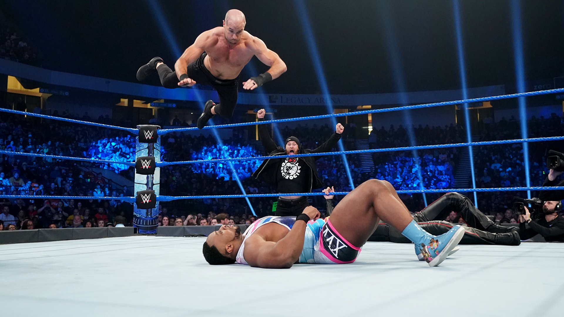 SmackDown Tag Team Champions The New Day def. Intercontinental Champion Shinsuke Nakamura & Cesaro