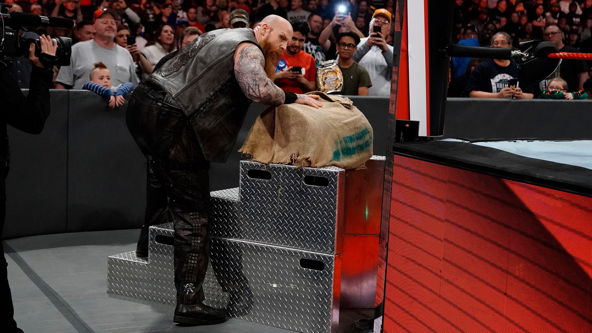 Erick Rowan def. No Way Jose