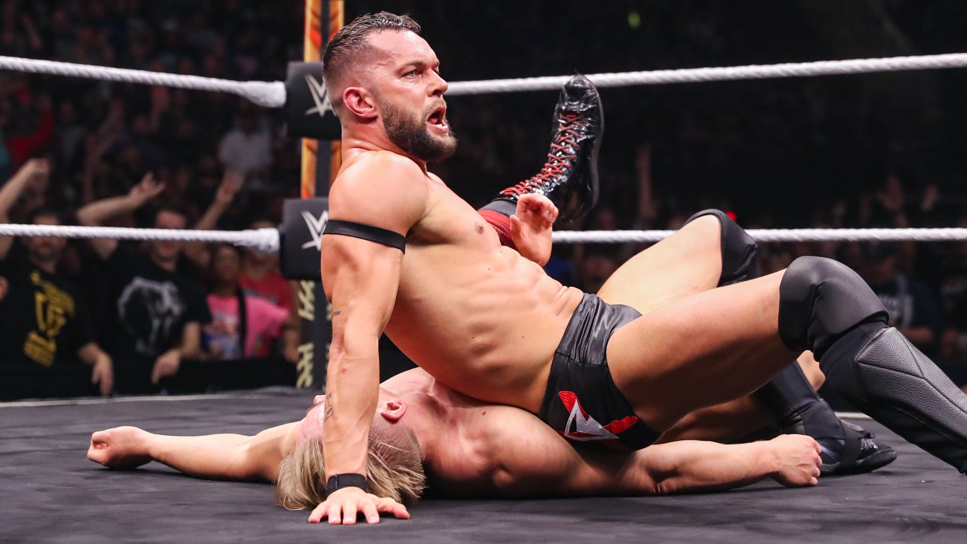 Finn Bálor def. Ilja Dragunov