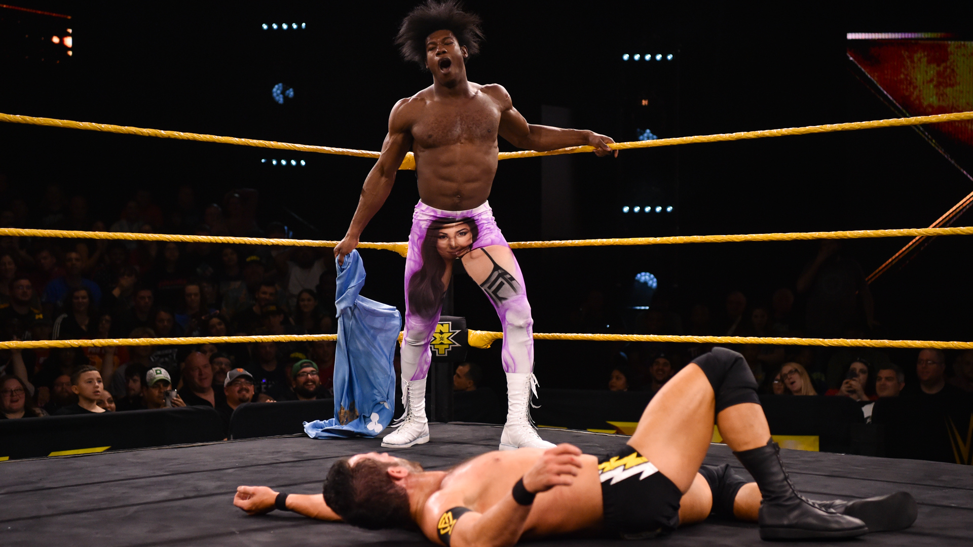 The Velveteen Dream def. Roderick Strong