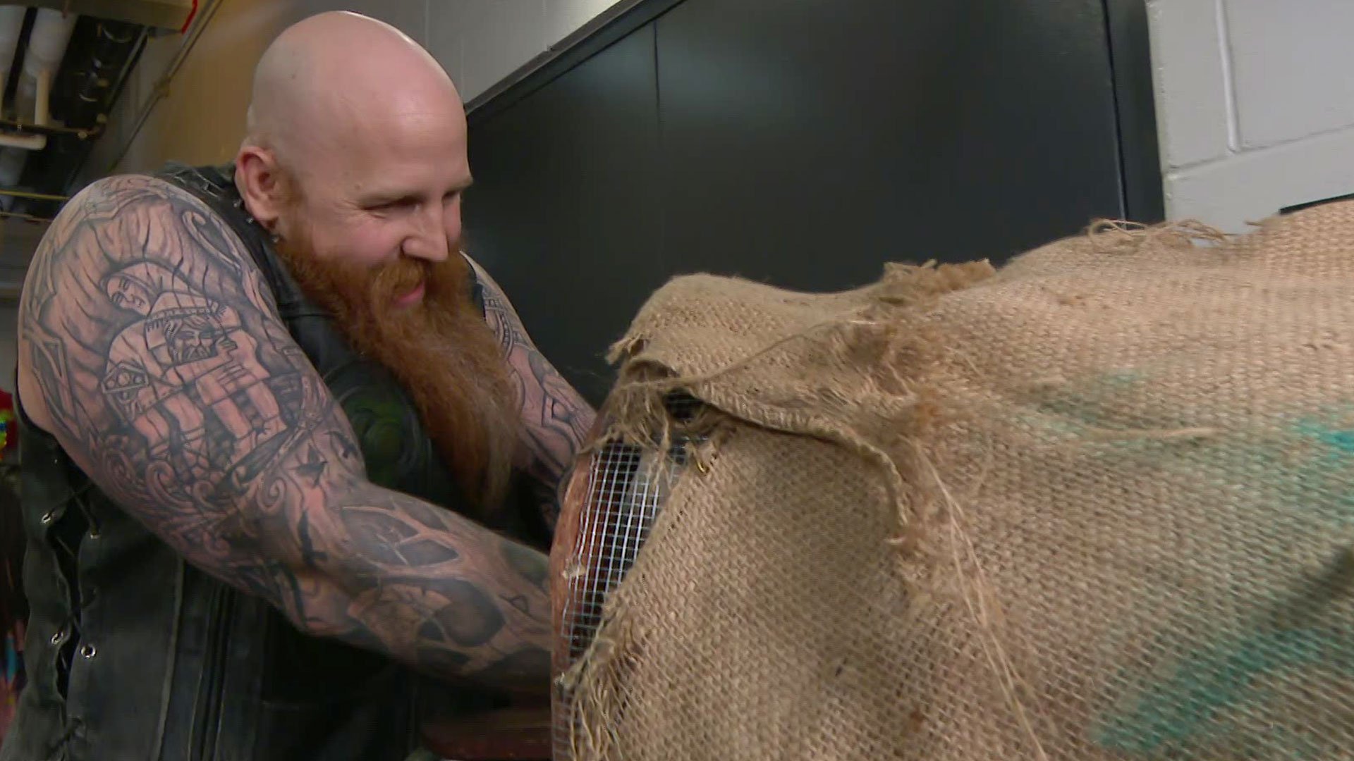 Erick Rowan revealed what’s in his cage to No Way Jose