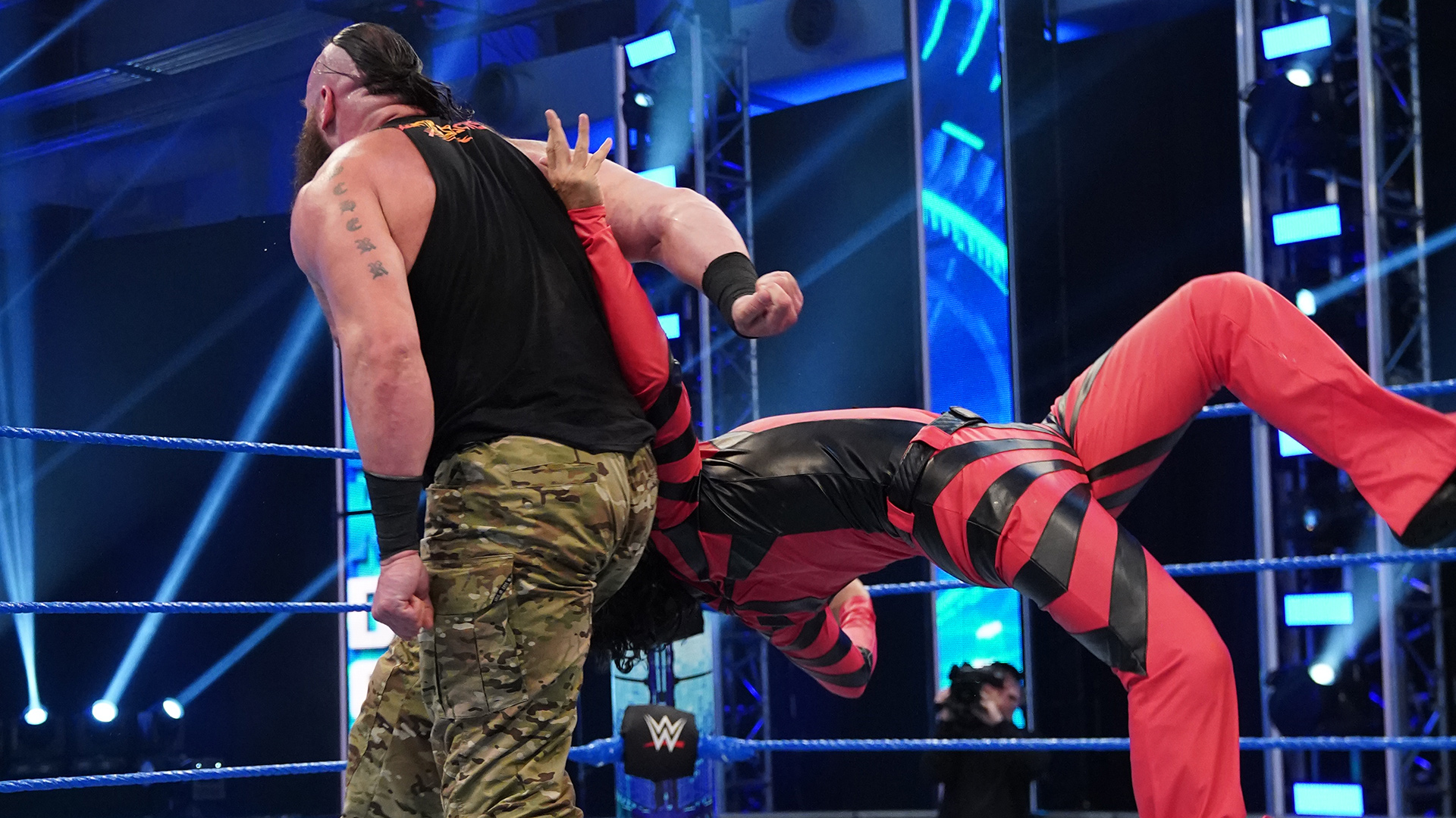 Braun Strowman def. Shinsuke Nakamura before Bray Wyatt made a shocking appearance