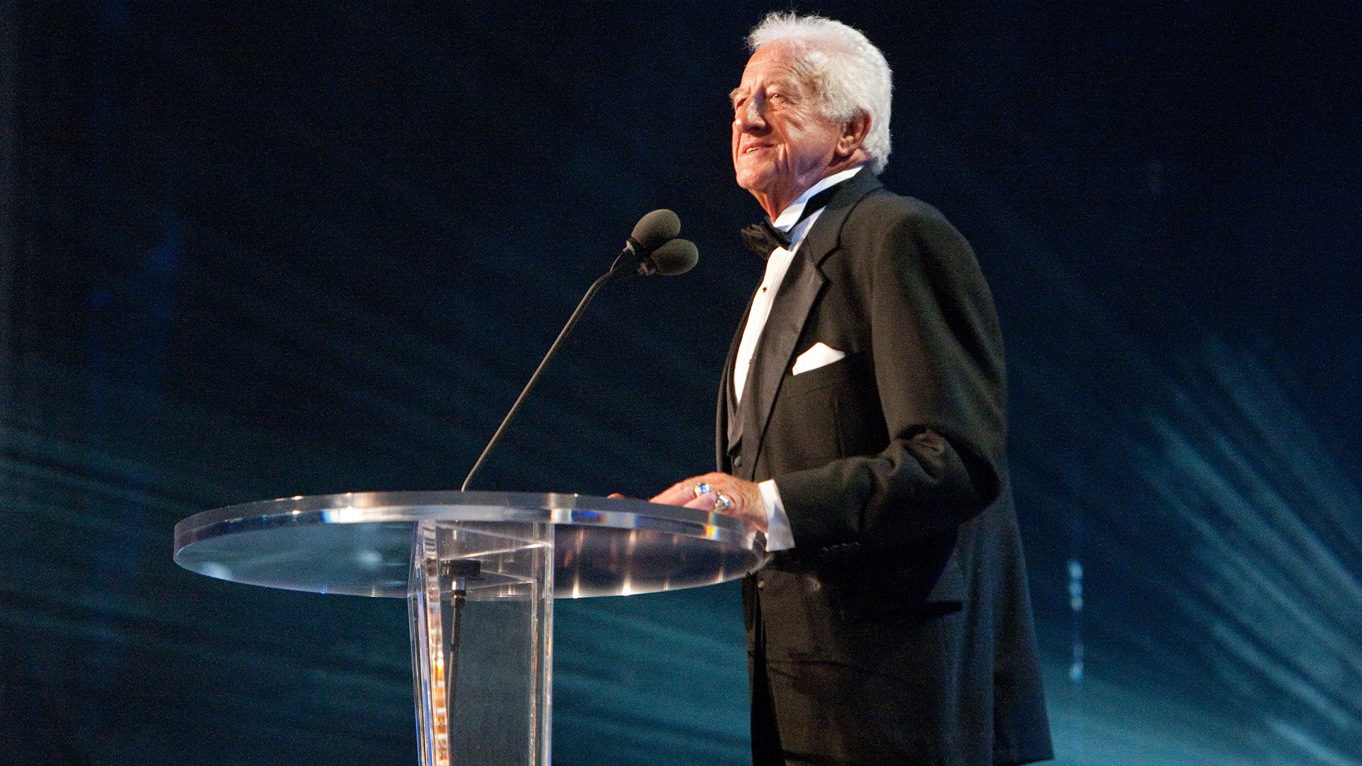 WWE Hall of Famer Bob Uecker to return for his 50th season as the voice of the Milwaukee Brewers