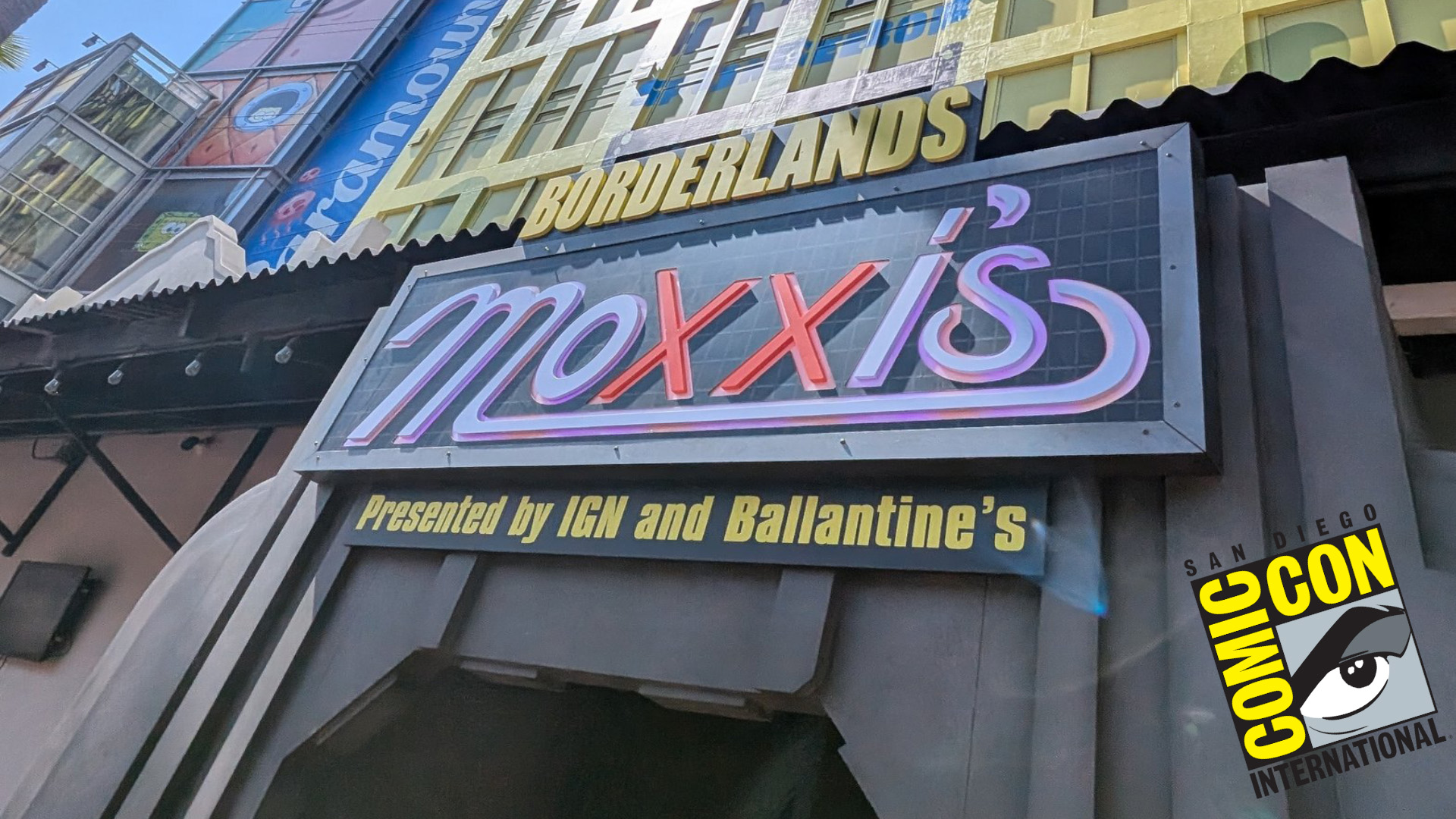 BORDERLANDS Moxxi’s Red Light Bar Invades SDCC!