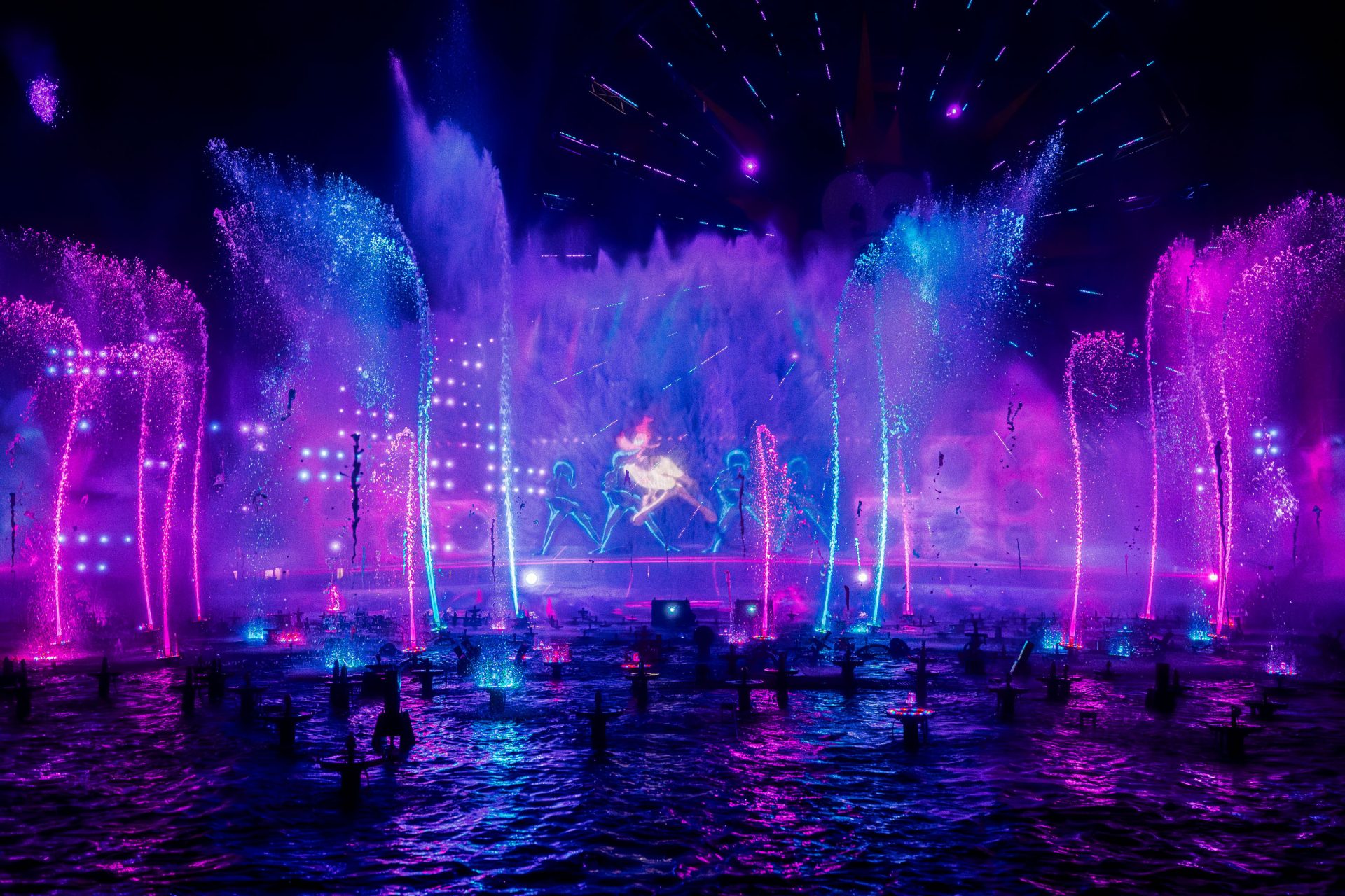 “World of Color – Happiness!” Debuts at Disney California Adventure for the Disneyland Resort 70th Celebration