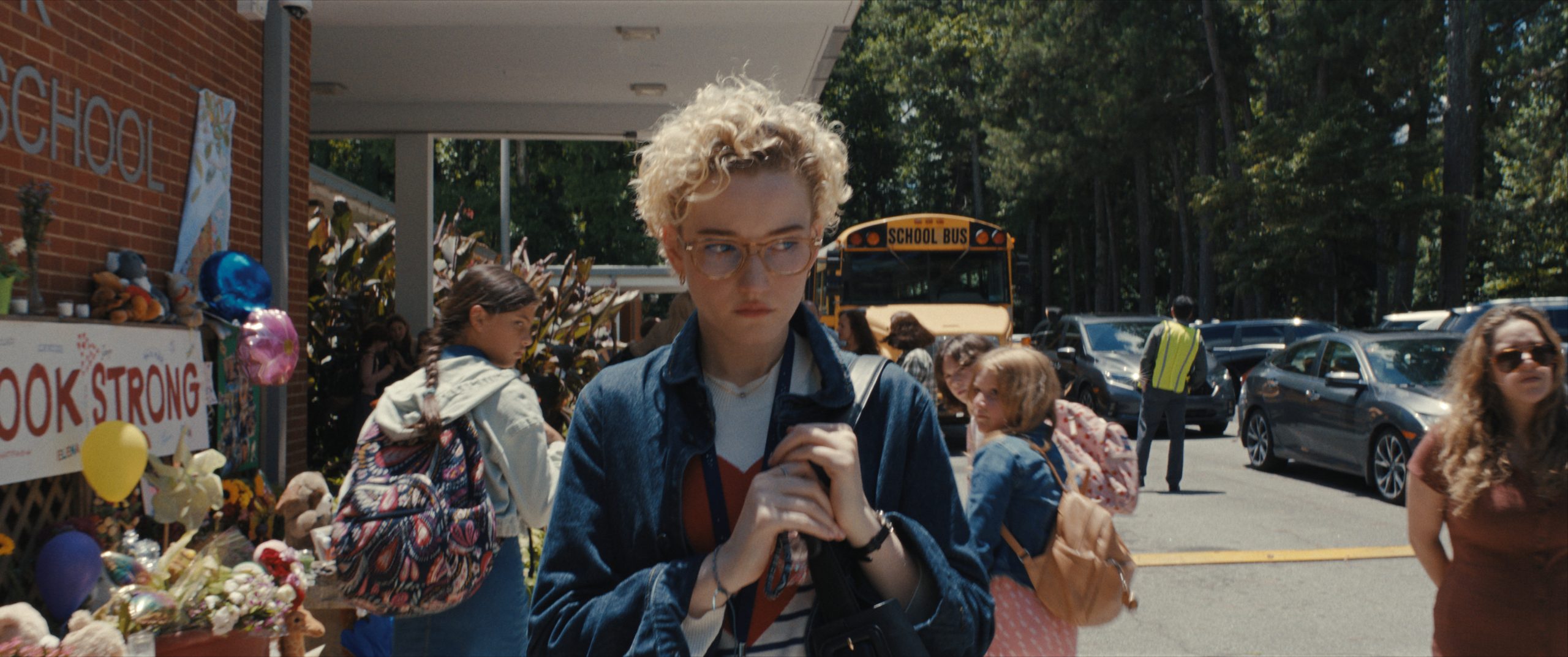 Weapons (2025) Review – Brutal, Brilliant, and Totally Unpredictable