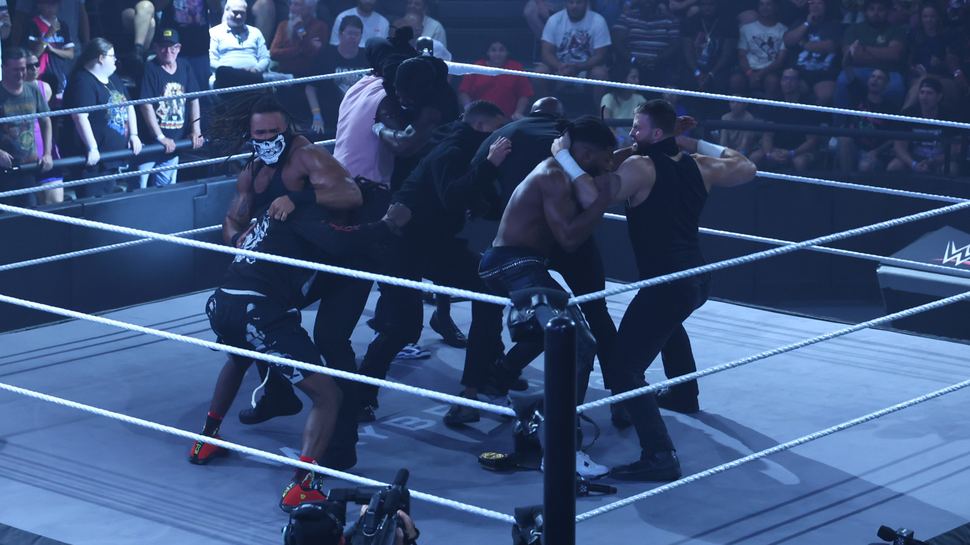 Trick Williams, Moose, Oba Femi & Je’Von Evans Fend Off an Attack From DarkState on WWE NXT – TNA Wrestling