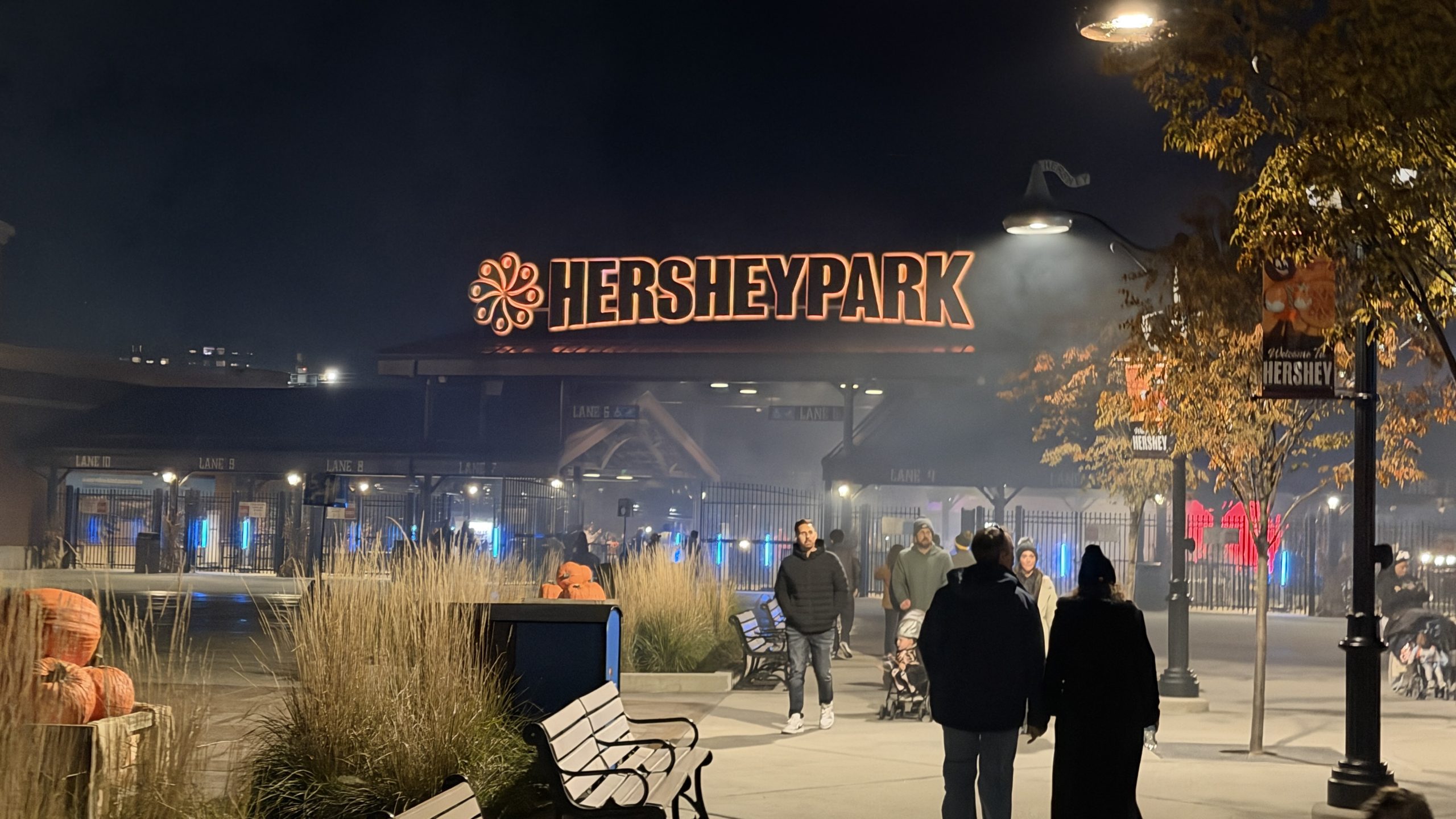 Dark Nights at Hersheypark Halloween Entrance