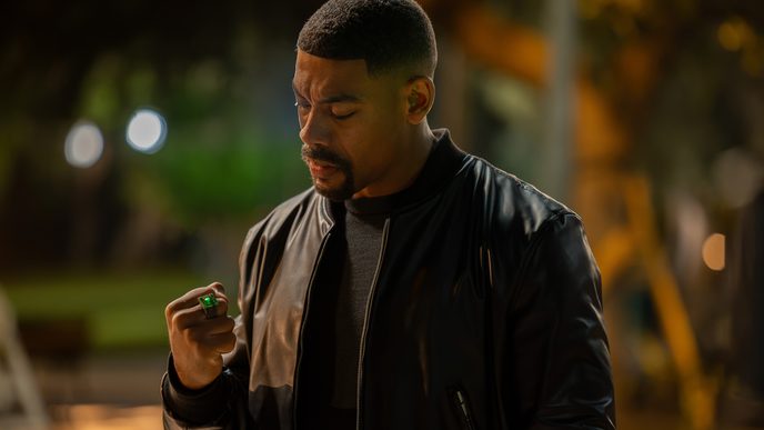 Aaron Pierre as John Stewart discuss the Lanterns Season 1 finale.